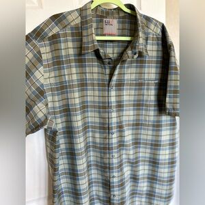 5.11 Tactical
Men’s Short Sleeve Button Up Shirt
Size 2XL
Excellent Condition